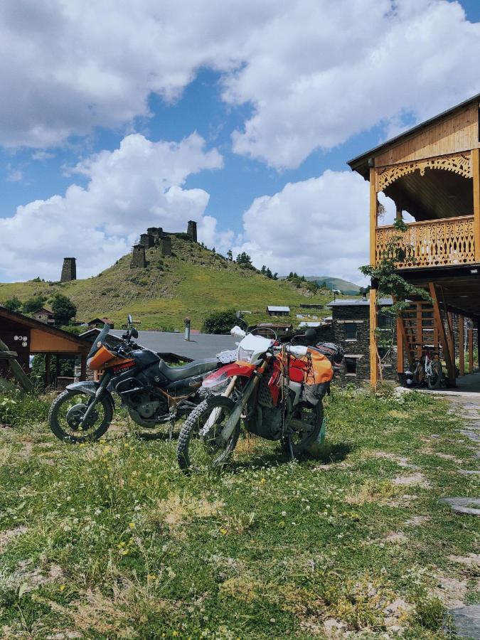 A North Homestay Omalo Eksteriør billede